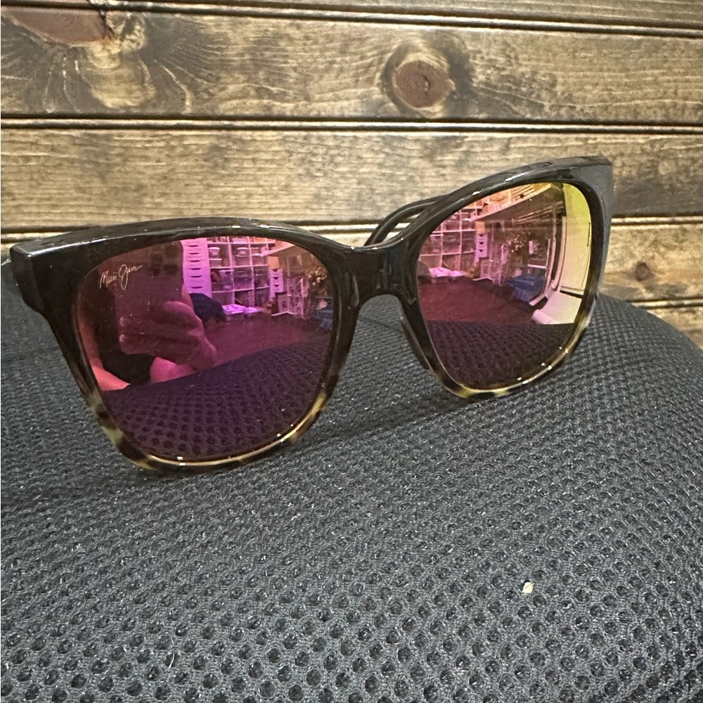 Like New- Maui Jim sunglasses